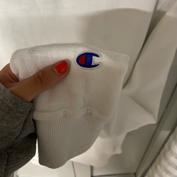 Champion White Pullover Sweatshirt ‼️ - Picture 3 of 5